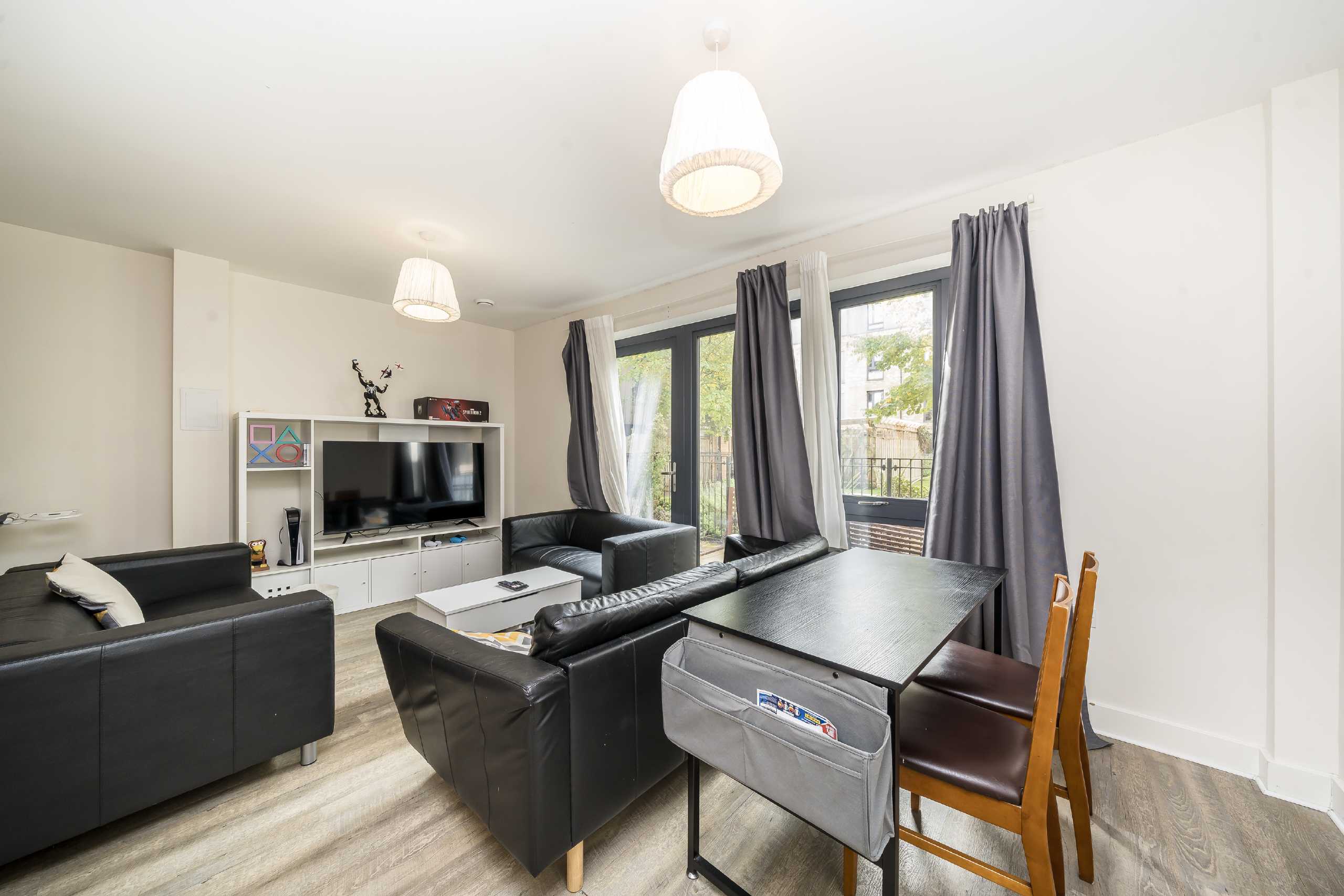 Flat Fisher Close in Greater London