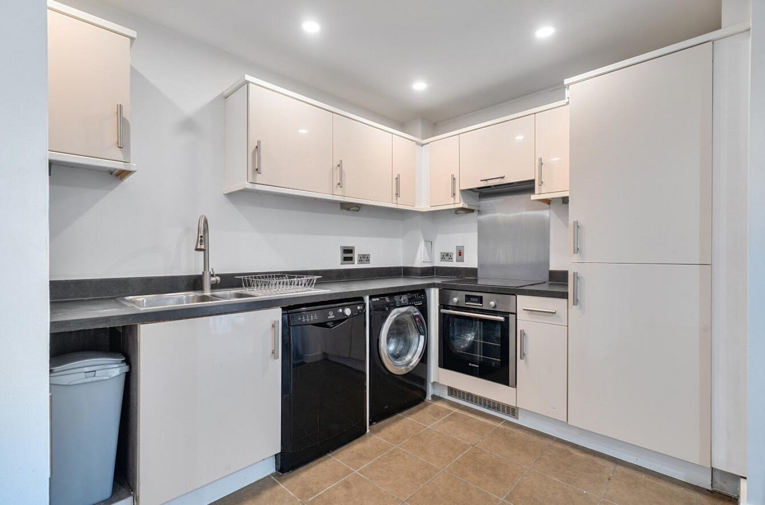 Flat George Lane in Greater London