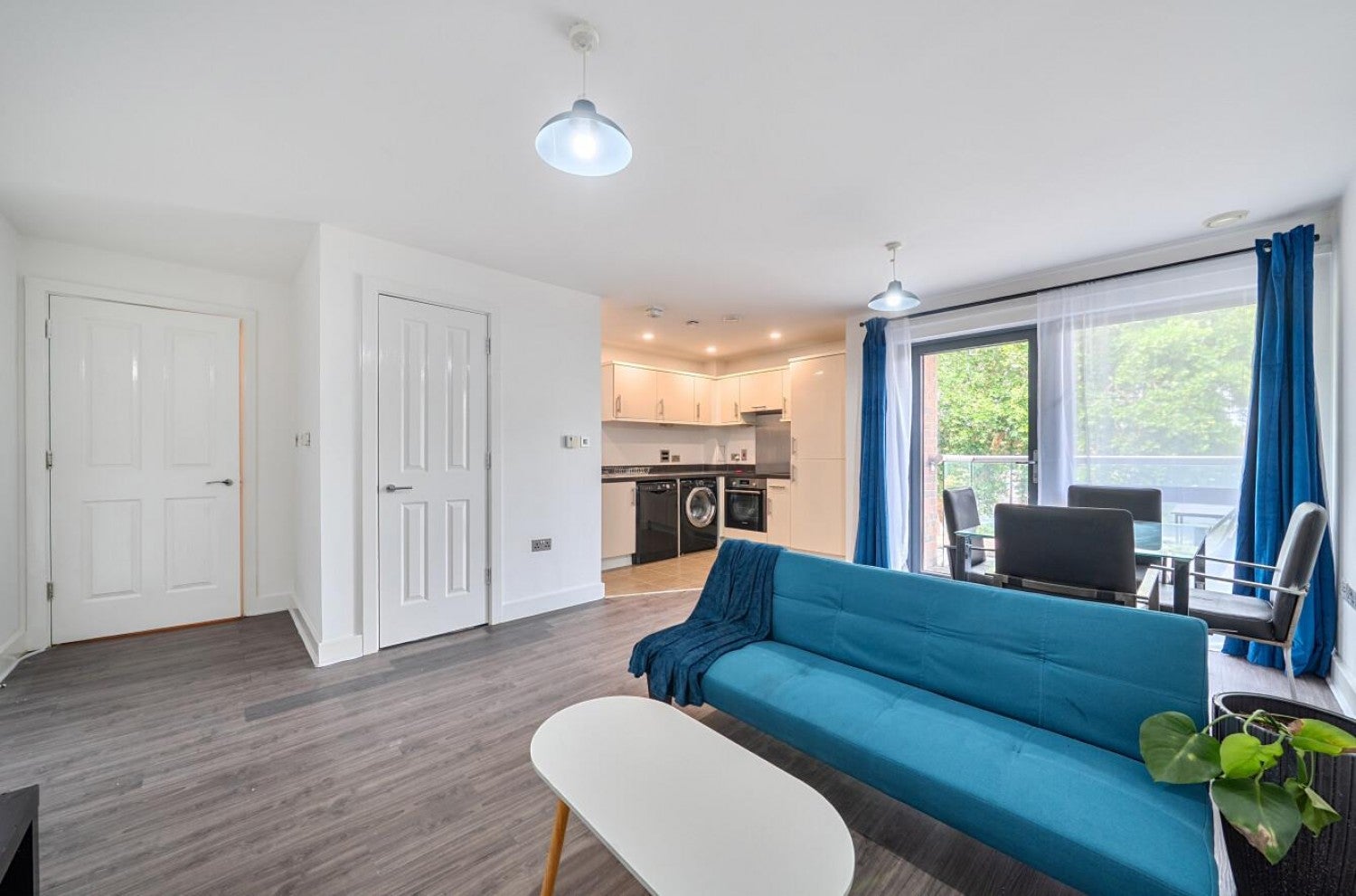 Flat George Lane in Greater London