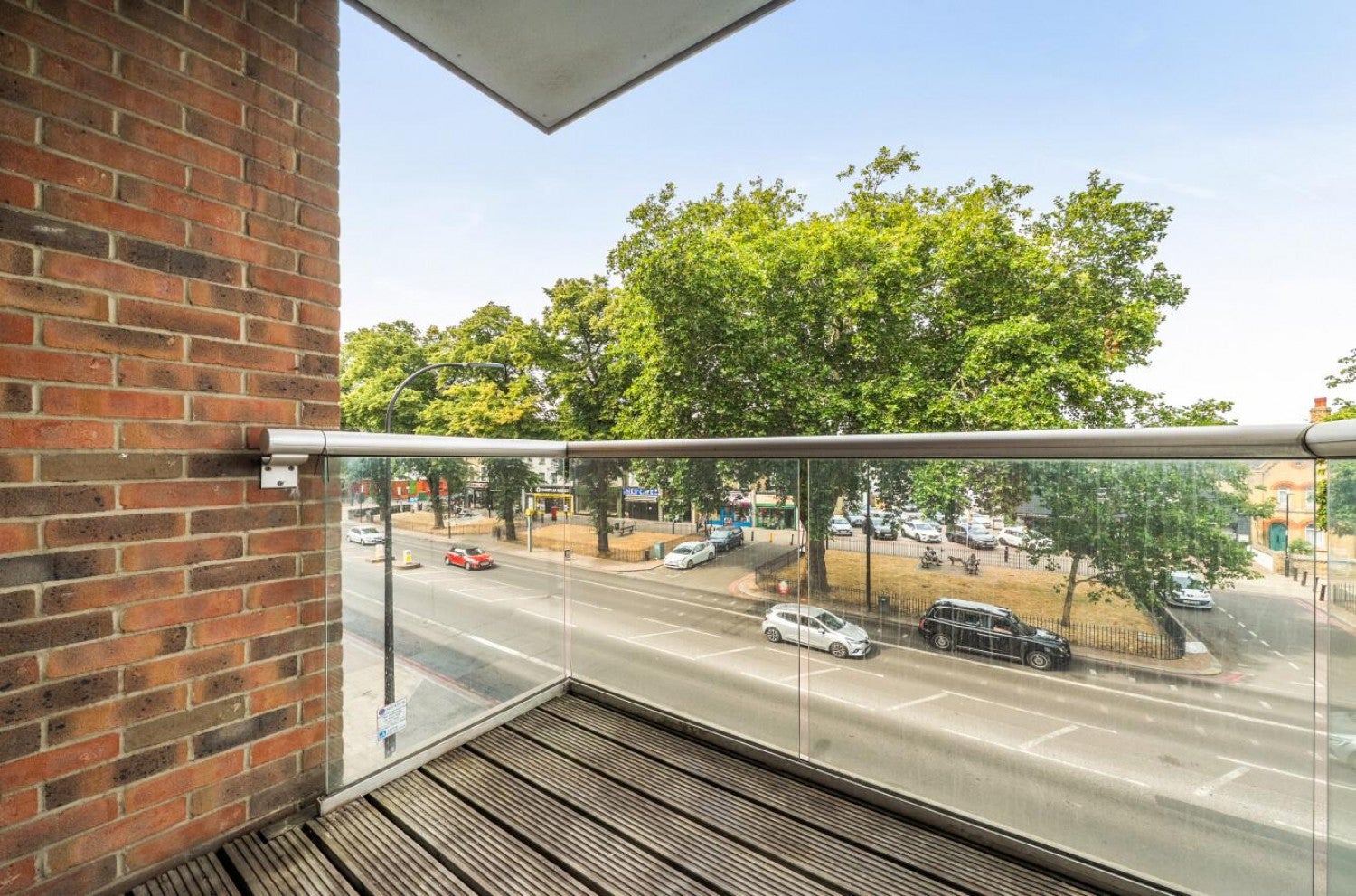 Flat George Lane in Greater London