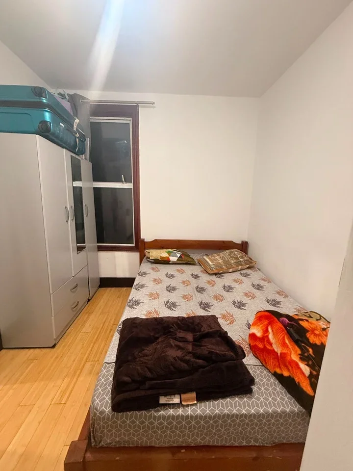Room Albert Square in Greater London