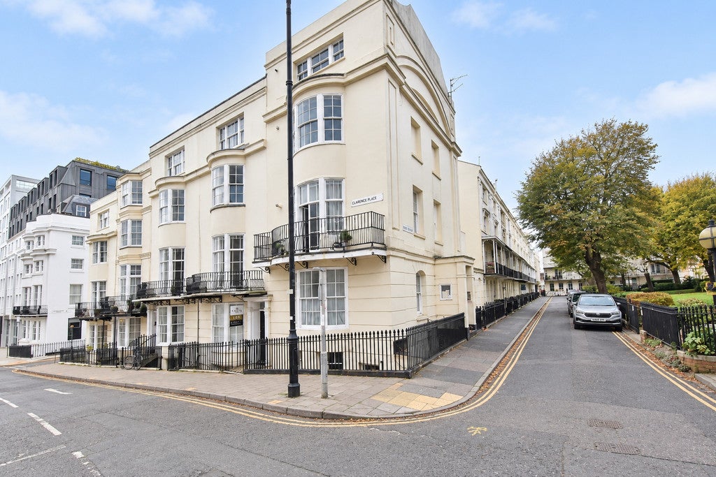 Flat Russell Square in Brighton