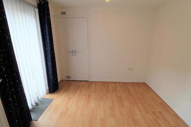 Flat Cassini Drive in Haydon Wick