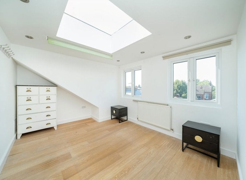 Flat Odessa Road in Greater London