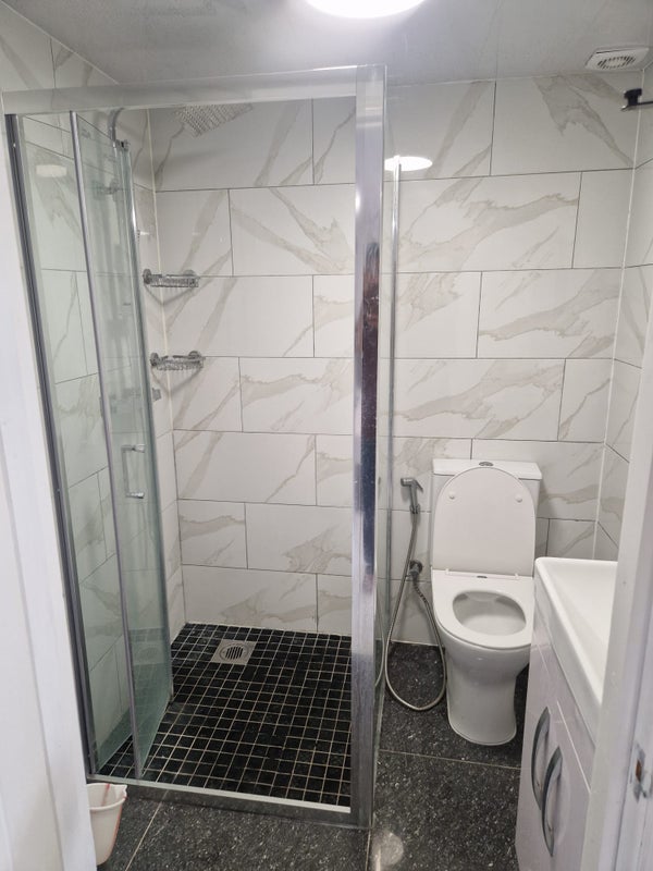 Room Stoke Poges Lane in Slough