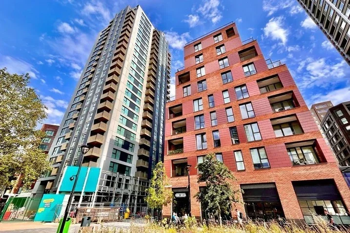 Flat Heygate Street in Greater London