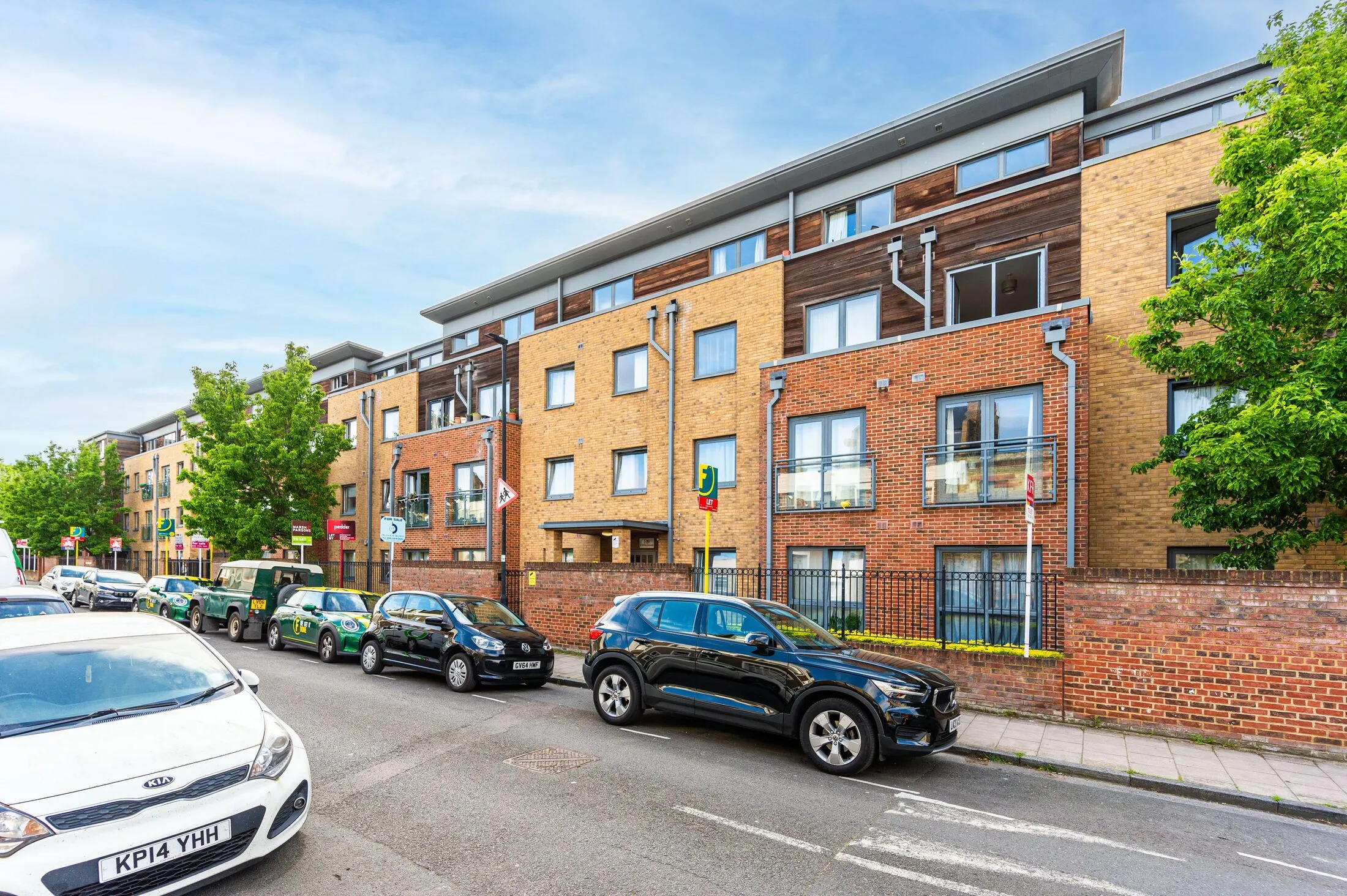 Flat Effra Parade in Greater London