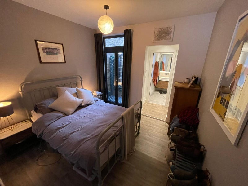 Room Ambergate Street in Greater London