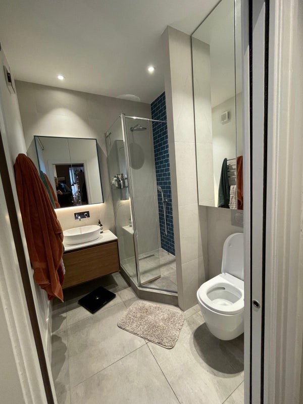 Room Ambergate Street in Greater London