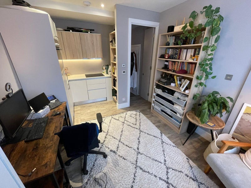 Room Ambergate Street in Greater London