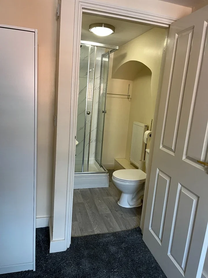 Room Commercial Road in South Kesteven