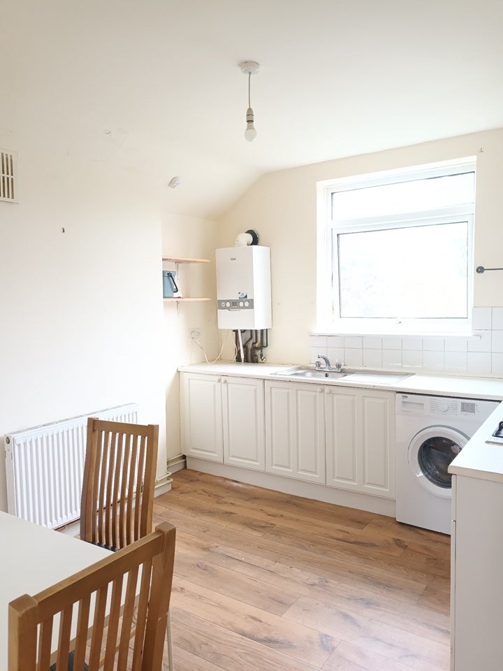 Room George Lane in Greater London