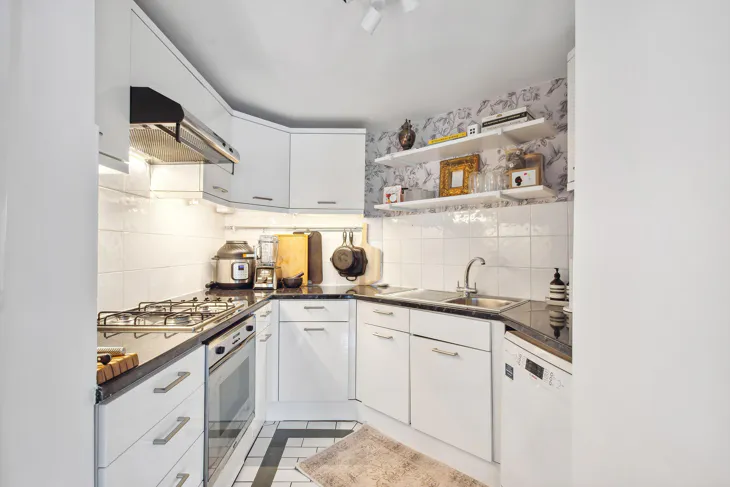 Flat Inverness Terrace in City of Westminster