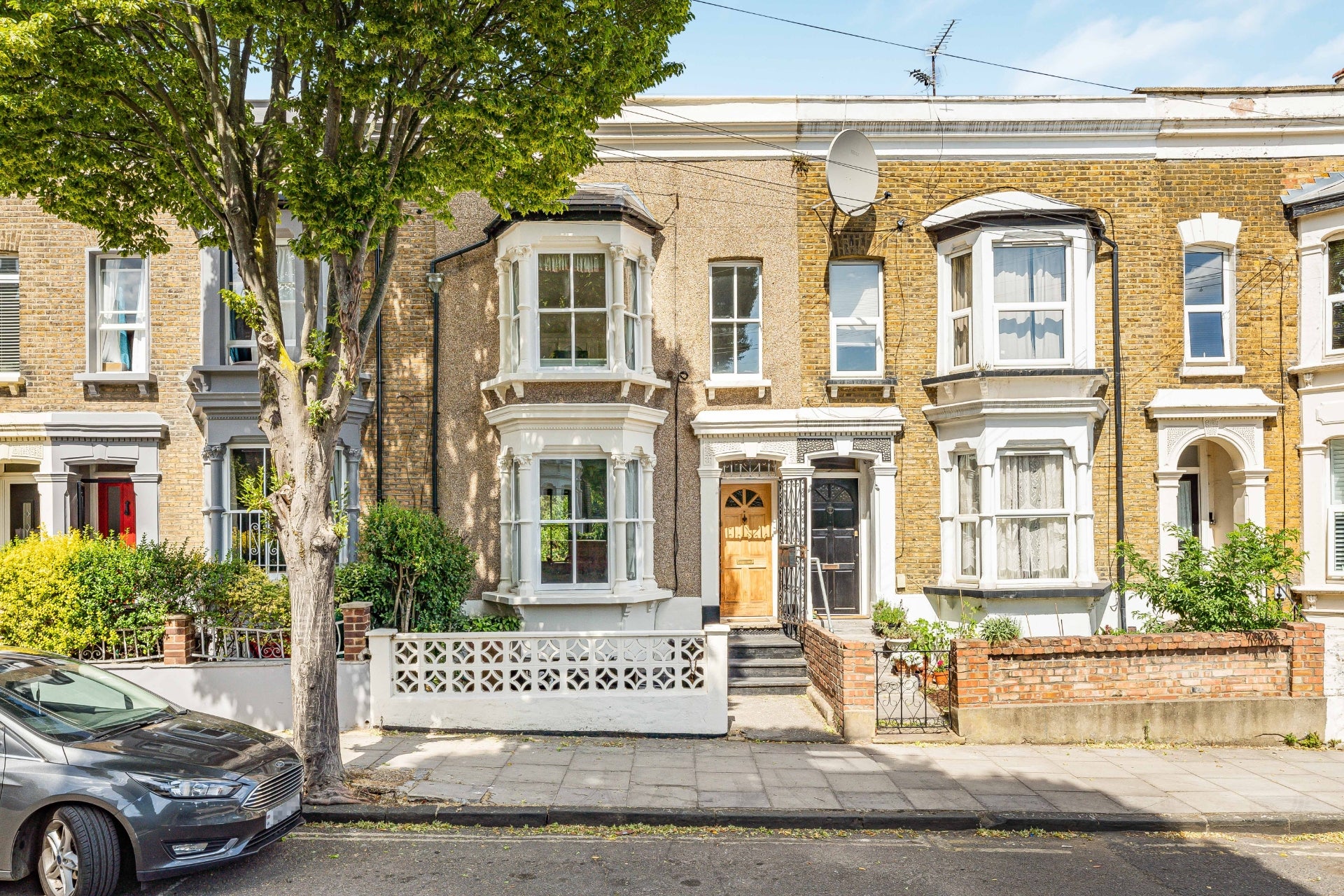 House Mayola Road in London