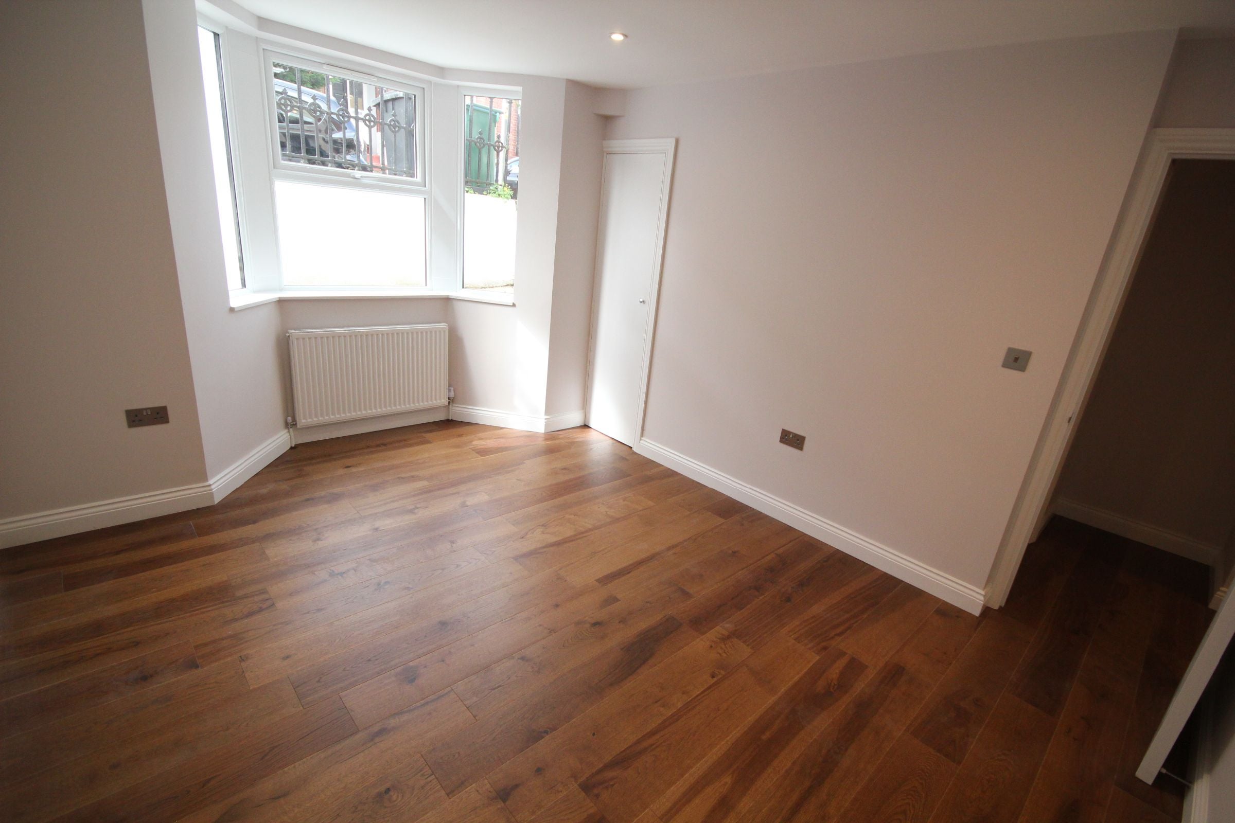 Flat Gladstone Road in Watford