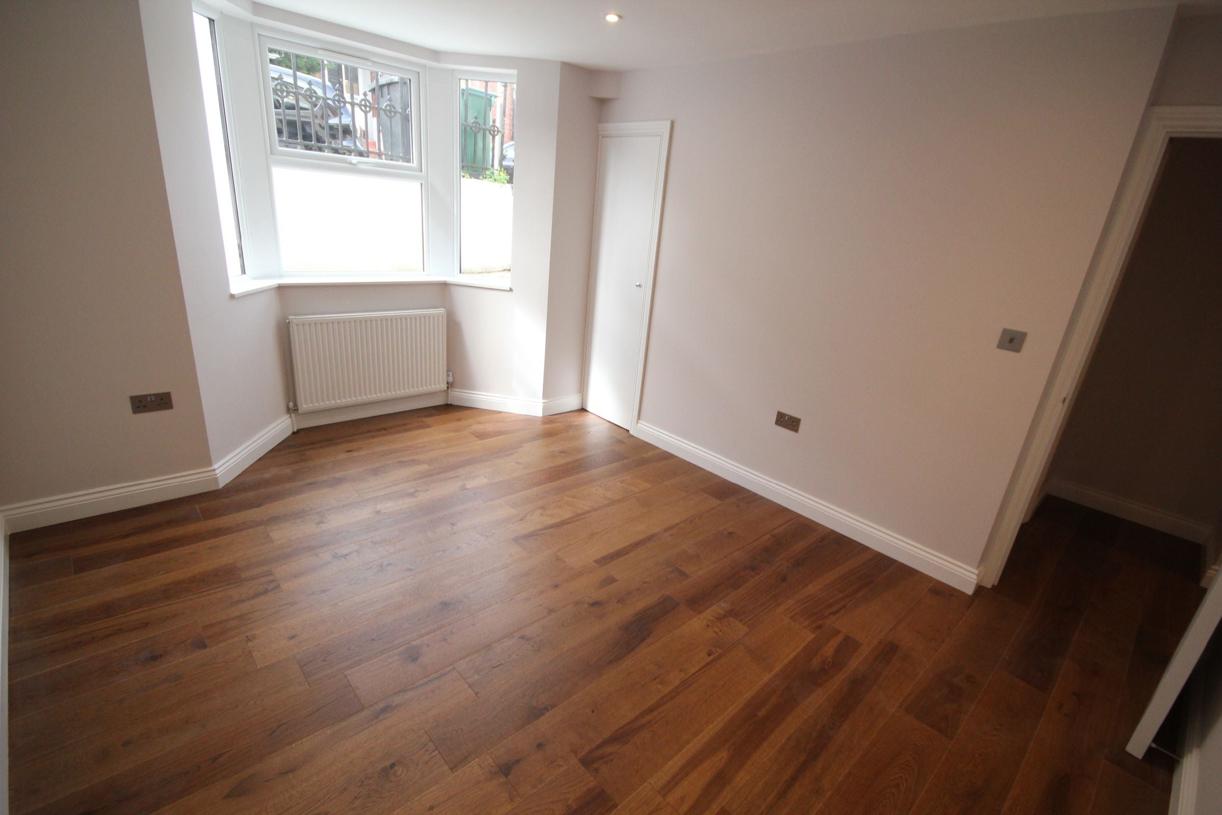 Flat Gladstone Road in Watford