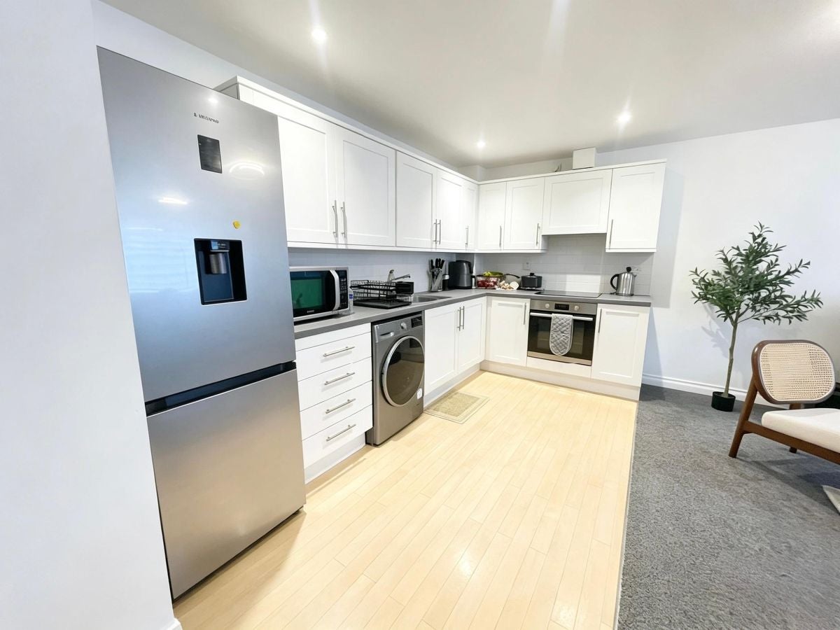 Flat Russell Wlison Court in Greater London