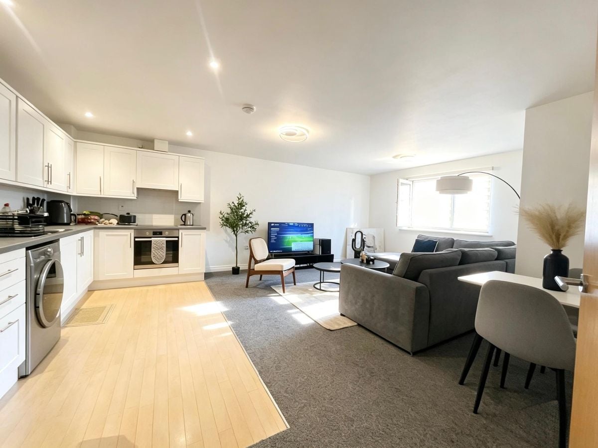 Flat Russell Wlison Court in Greater London