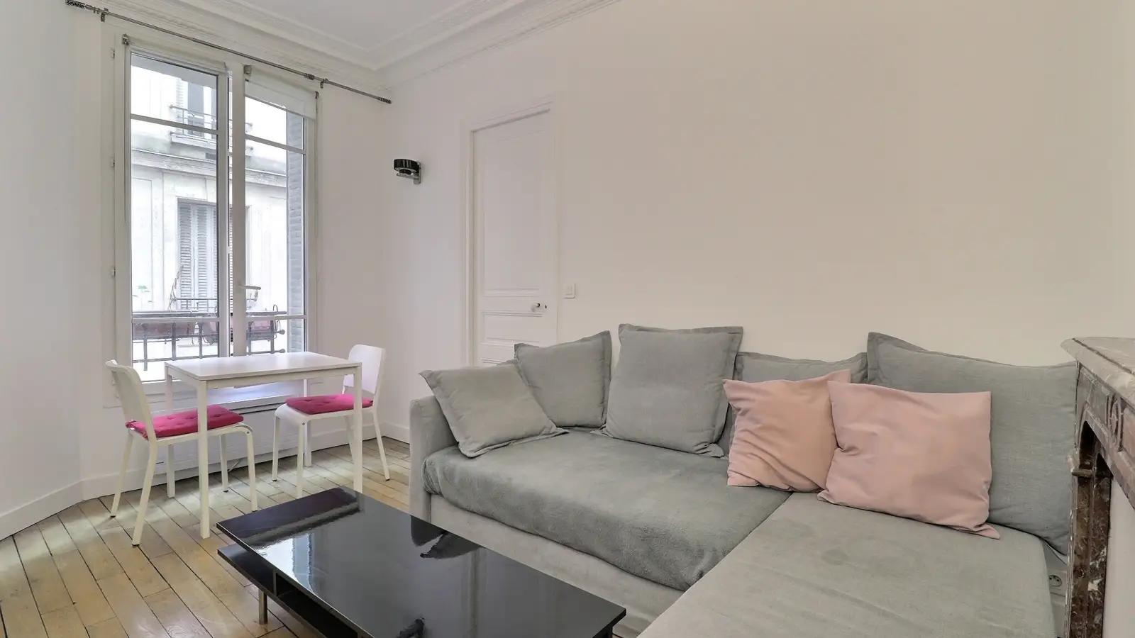 Flat Rue Étienne Jodelle in Paris