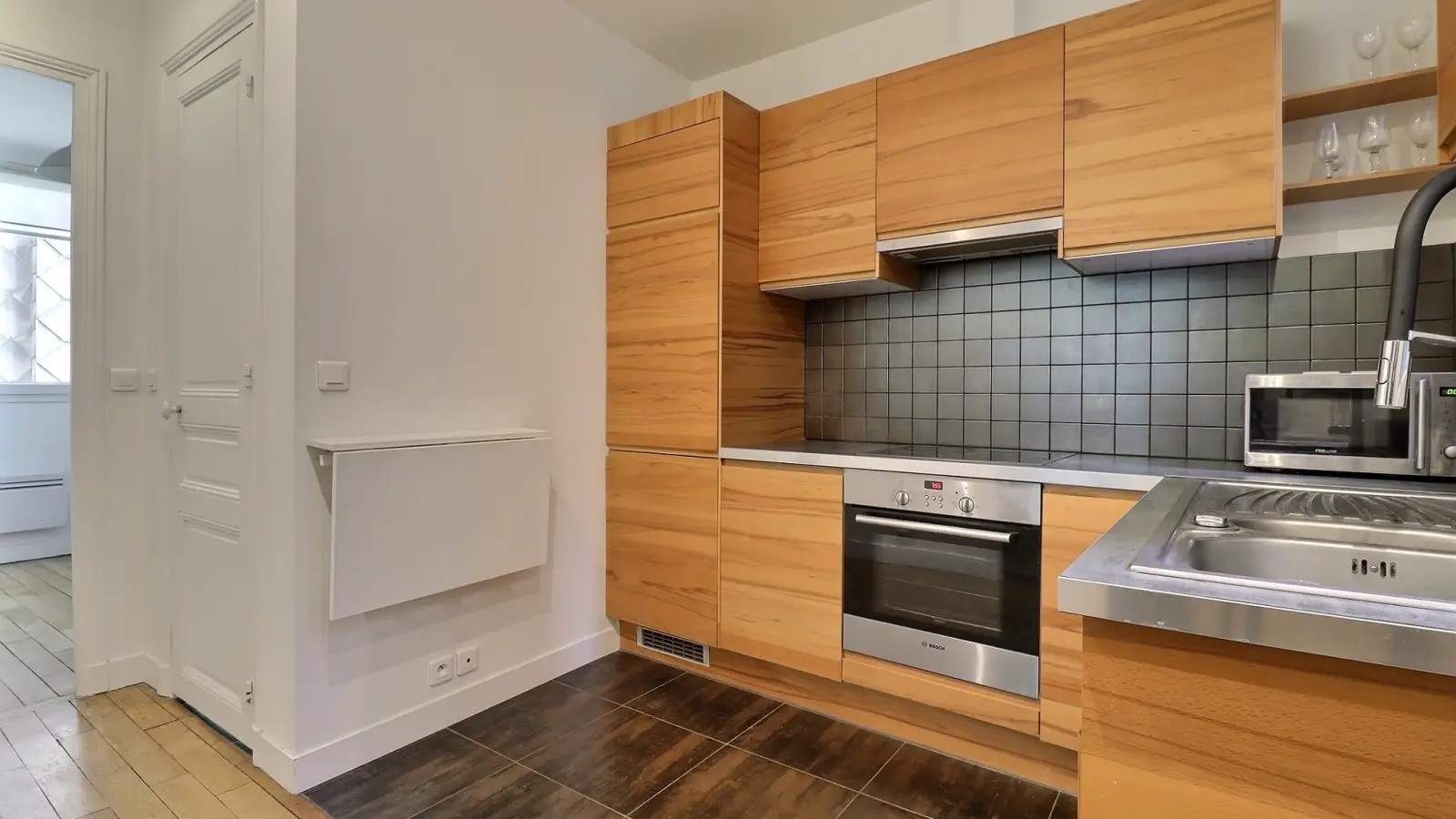 Flat Rue Étienne Jodelle in Paris