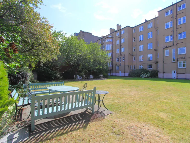 Flat Learmonth Terrace in City of Edinburgh