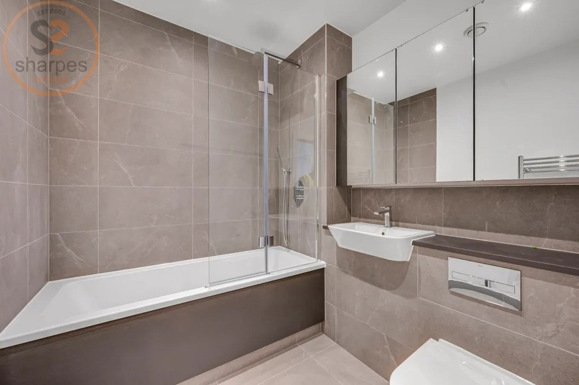 Flat Beverley Way in Greater London