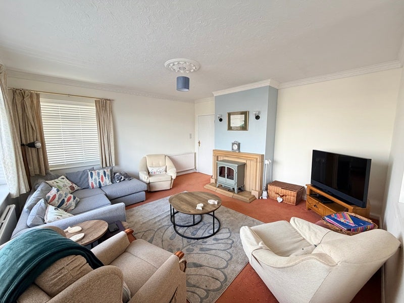 House Highpool Close in Newton