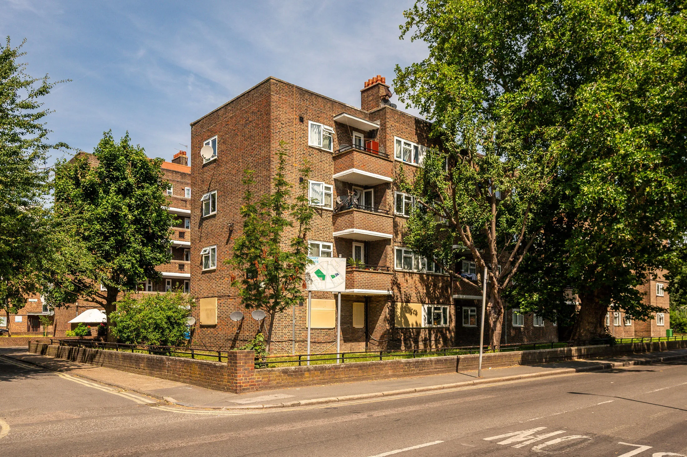 Flat Maismore Street in Greater London