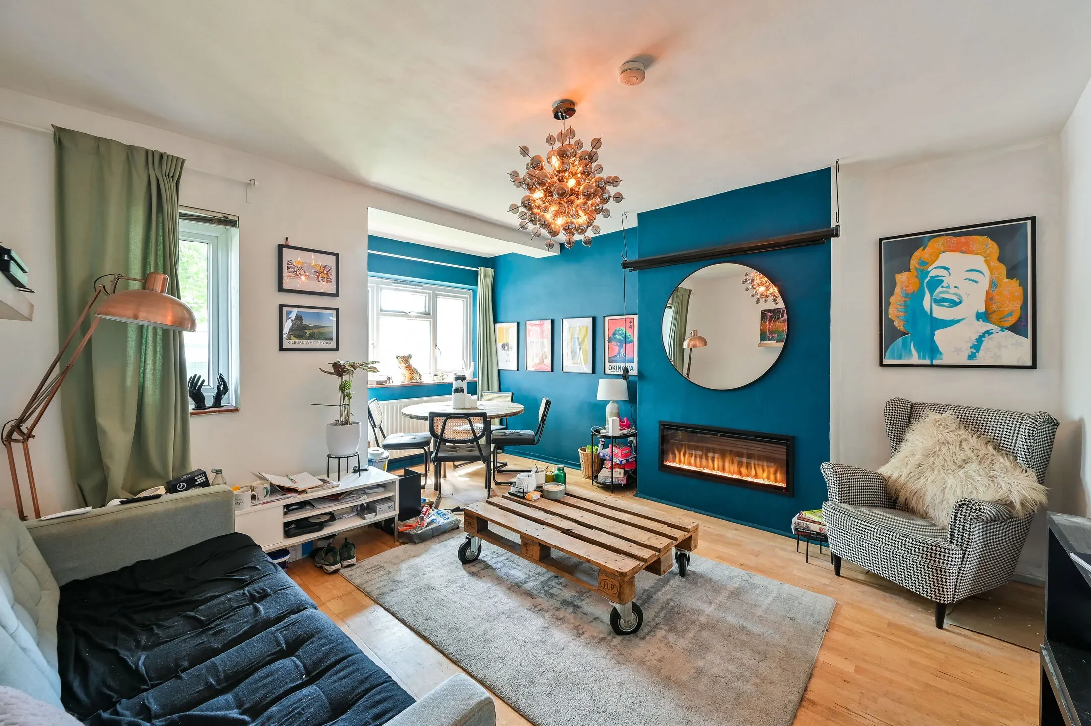 Flat Maismore Street in Greater London