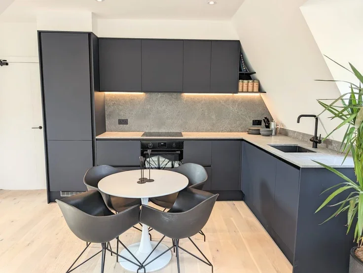 Flat Moss Hall Grove in Greater London