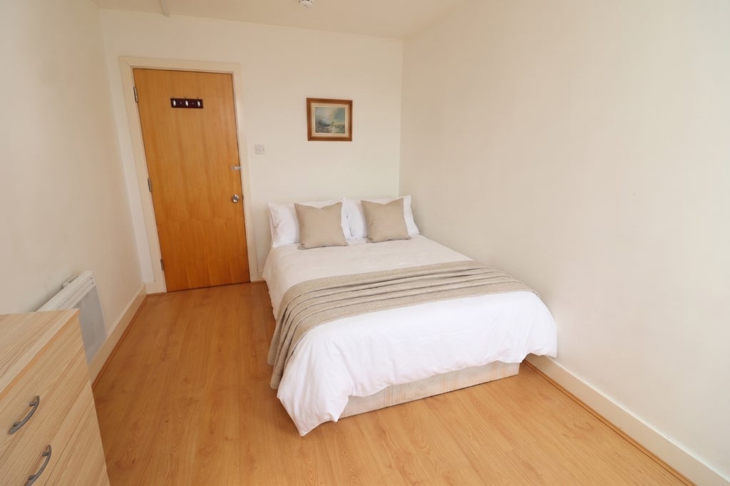 Room Globe Road in Greater London