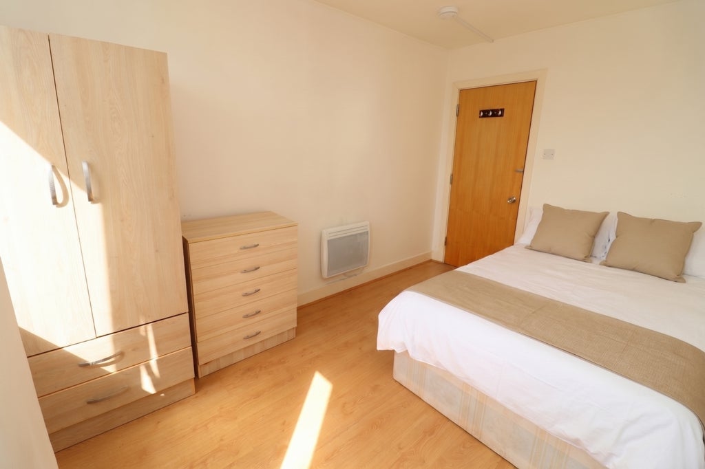 Room Globe Road in Greater London