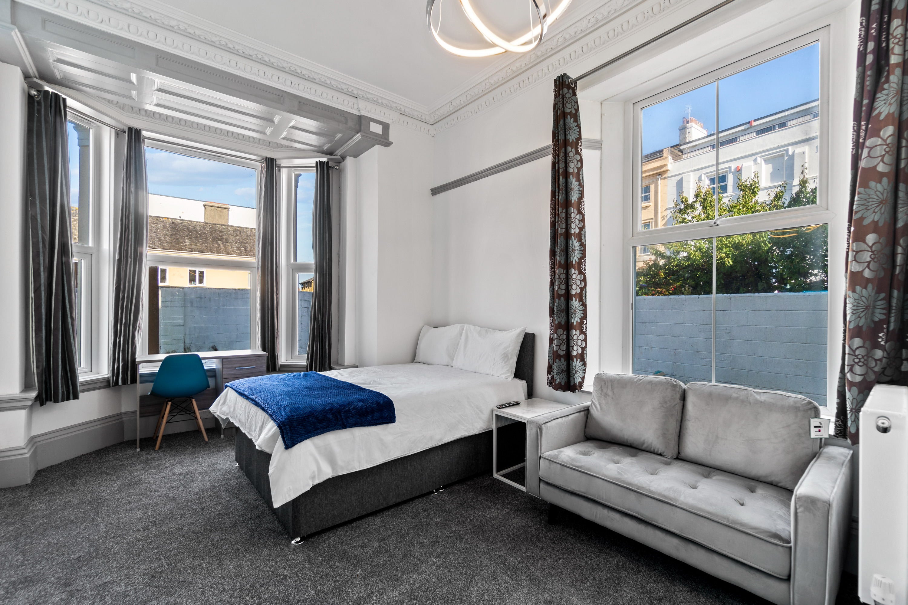 Room Amity Place in Plymouth