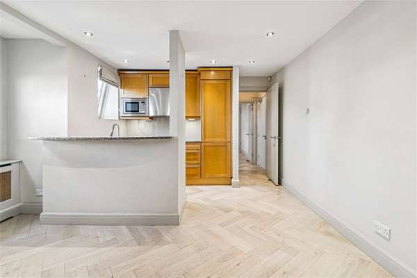 Flat St. John's Road in Greater London