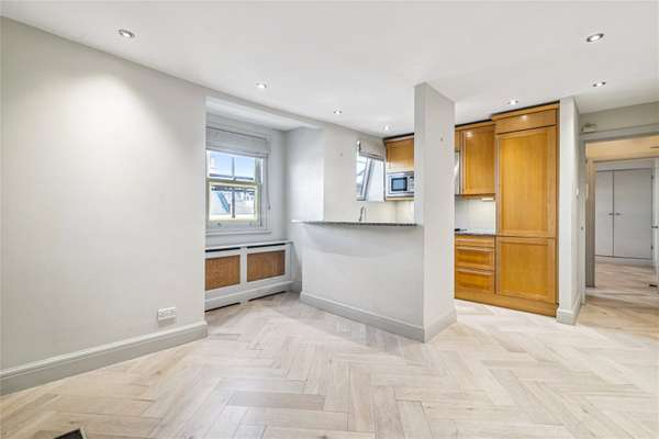 Flat St. John's Road in Greater London