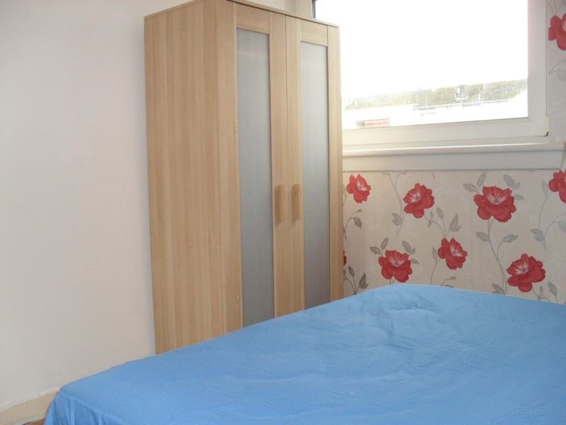 Room Calder Place in City of Edinburgh