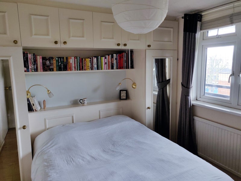 Room Southwark Park Road in Greater London