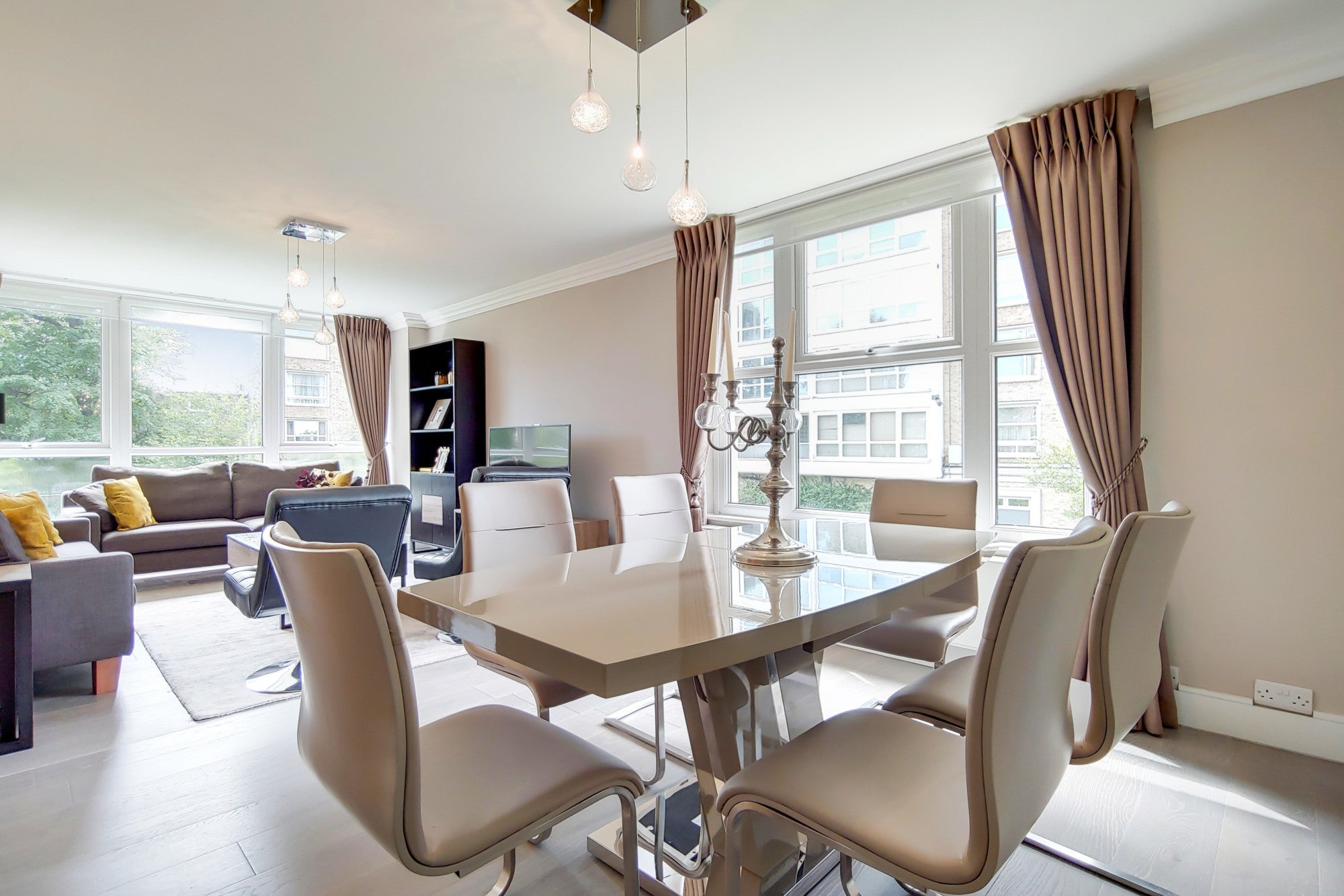 Flat Boydell Court in Greater London
