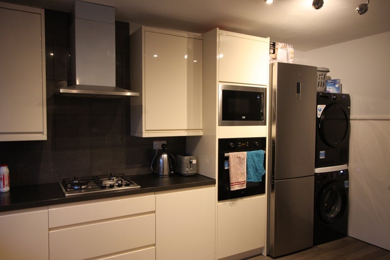 Room Rhodeswell Road in Greater London