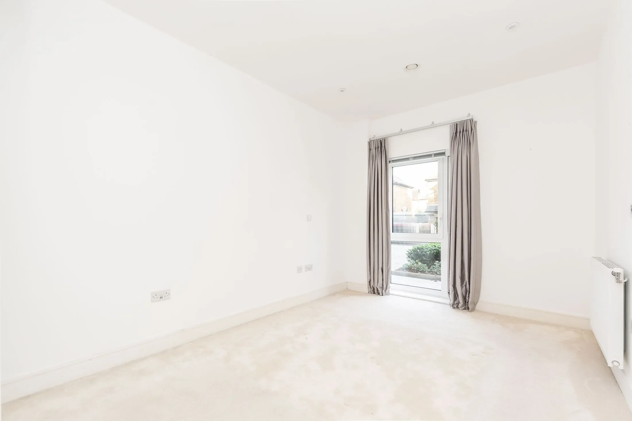 Flat Hartfield Road in Greater London