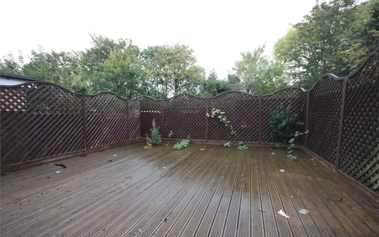 Flat Dollis Park in Greater London