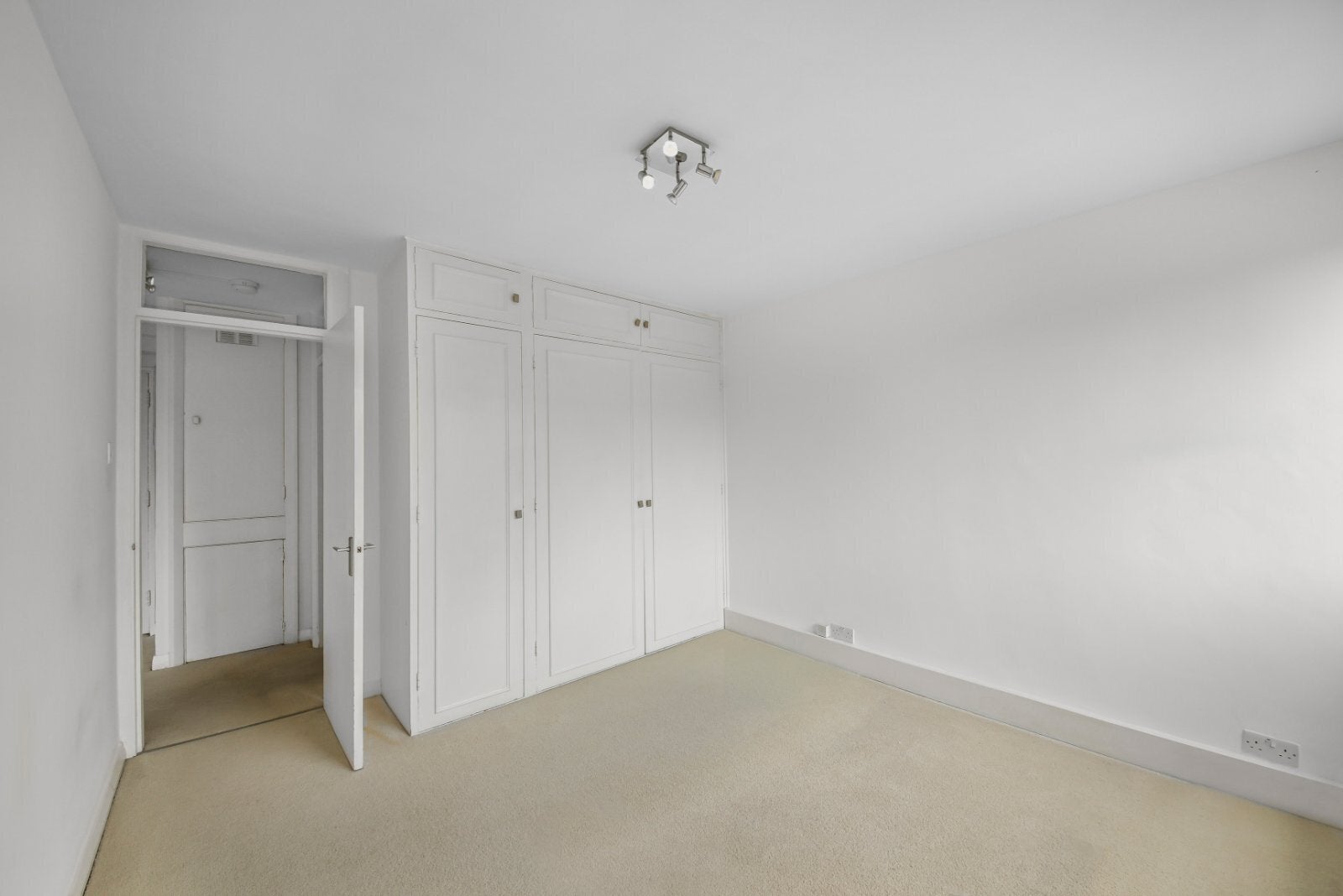 Flat Southampton Row in Greater London