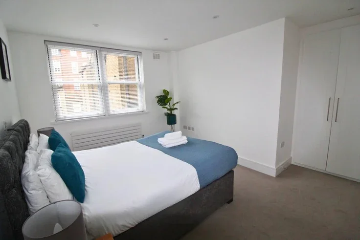 Flat Rochester Row in City of Westminster
