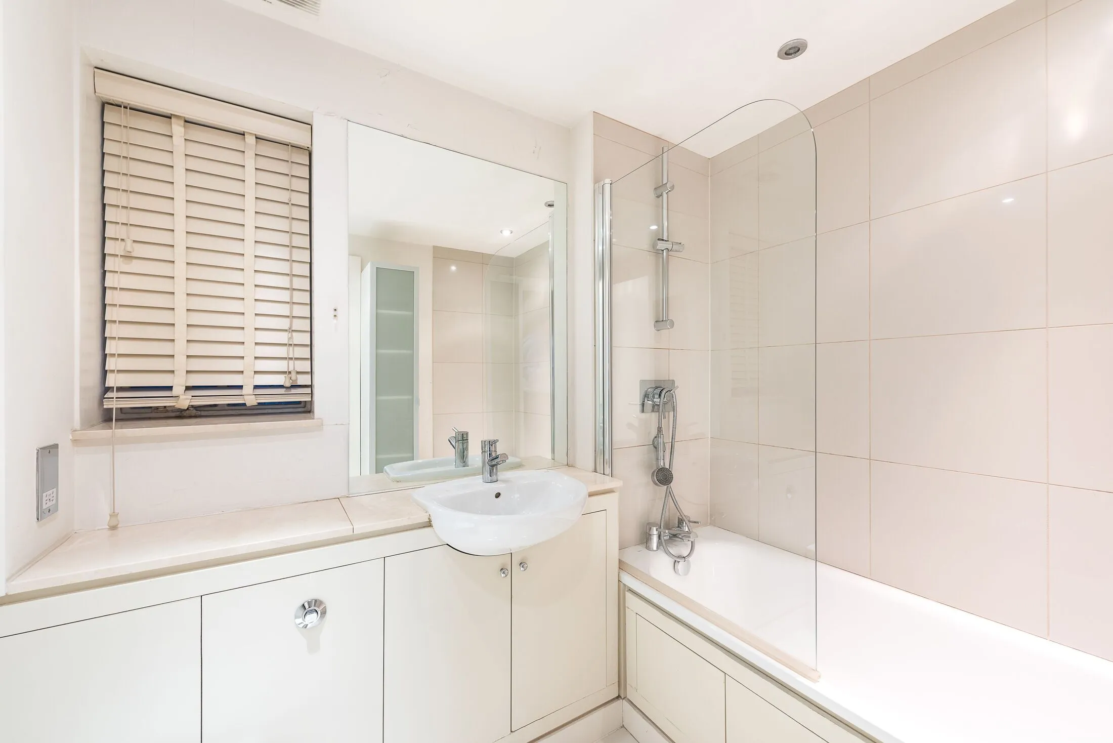 Flat Fulham Road in Greater London