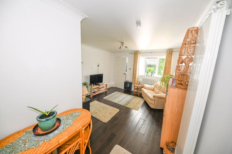 Flat Nerissa Close in Waterlooville