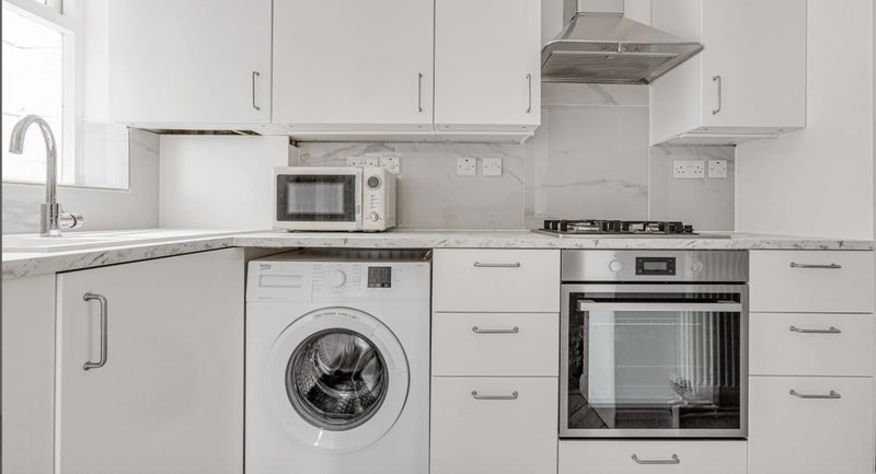 Flat Dawes Road in Greater London