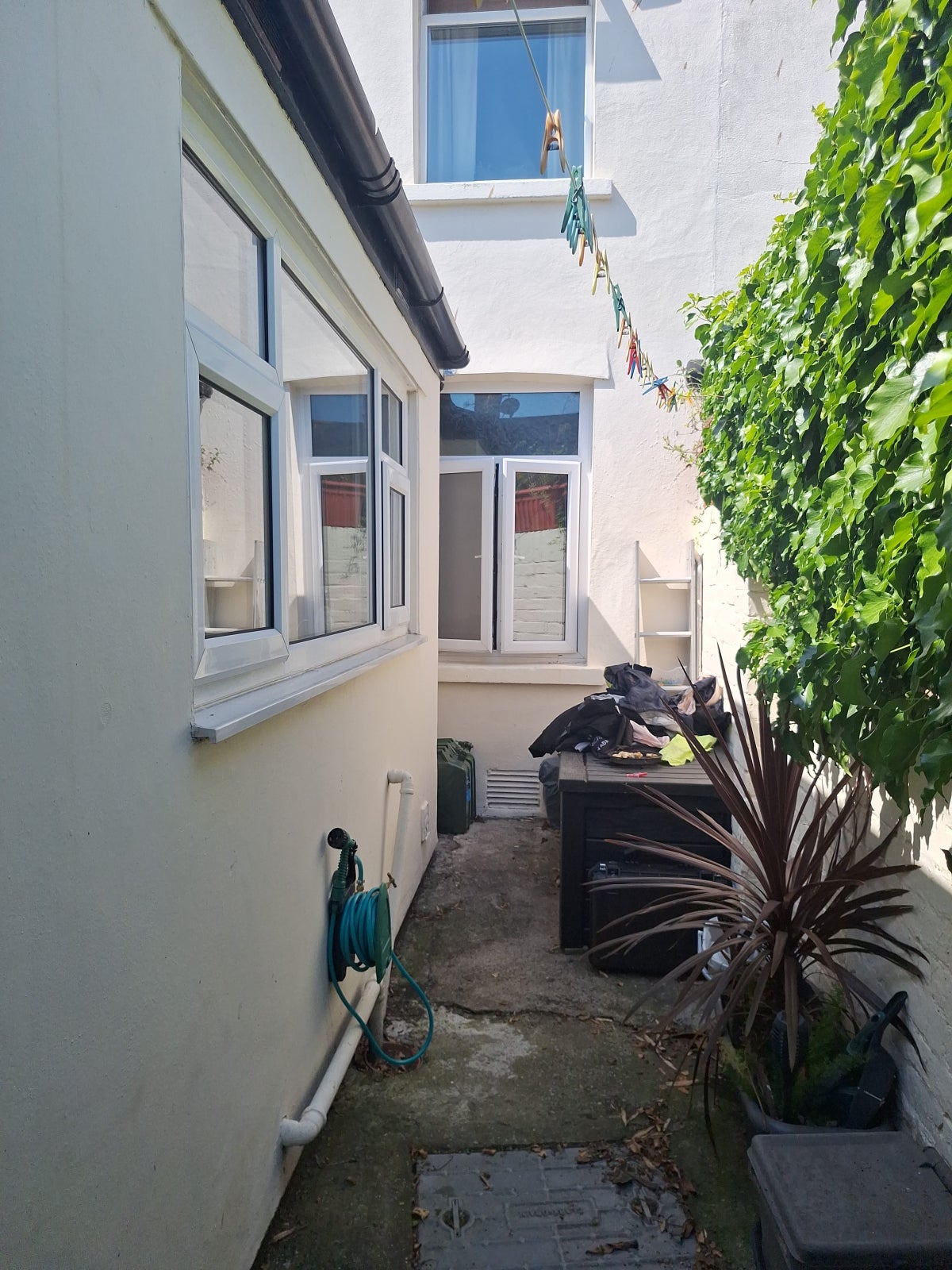 House Upper Kincraig Street in Cardiff