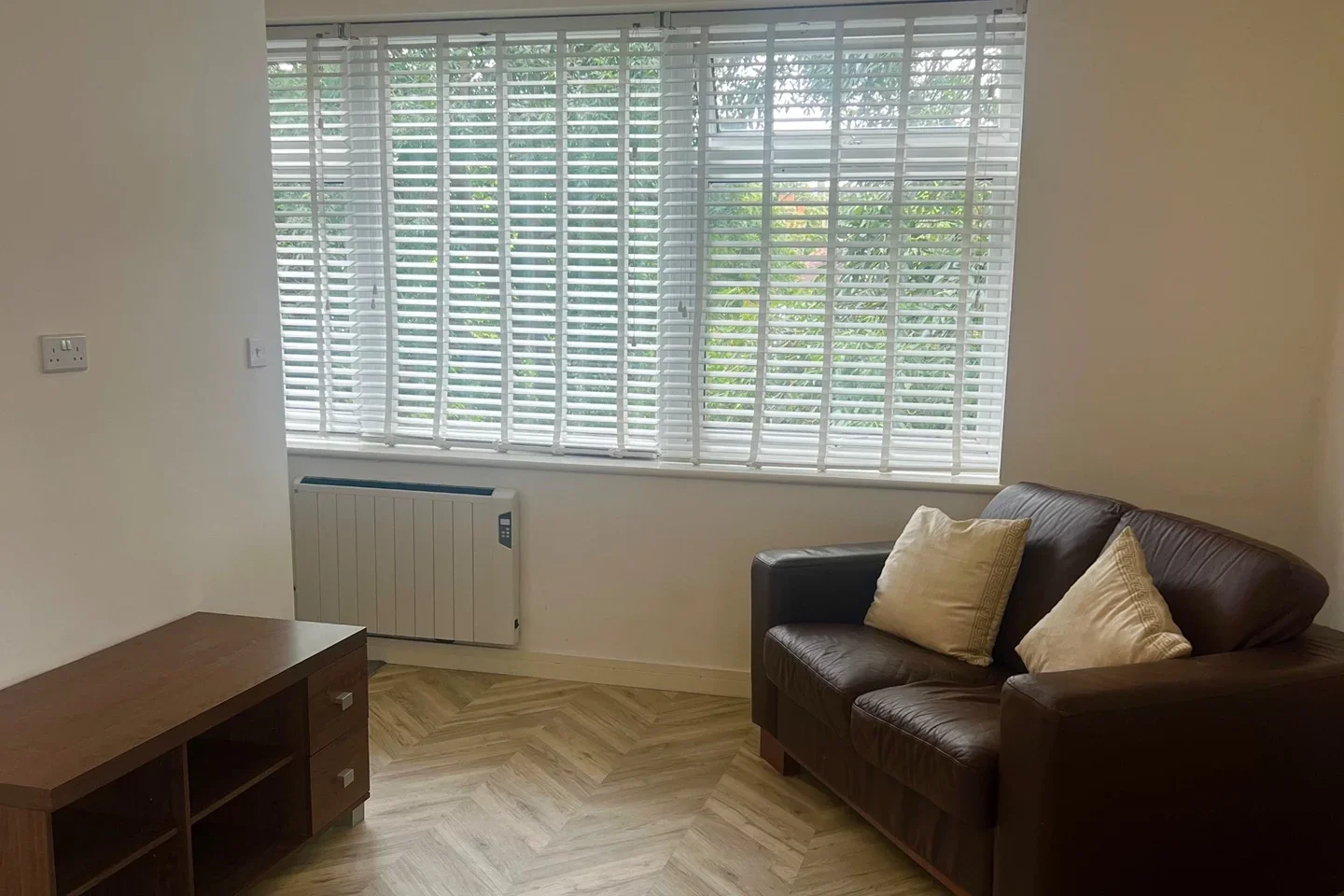 Flat Liskeard Gardens in Greater London
