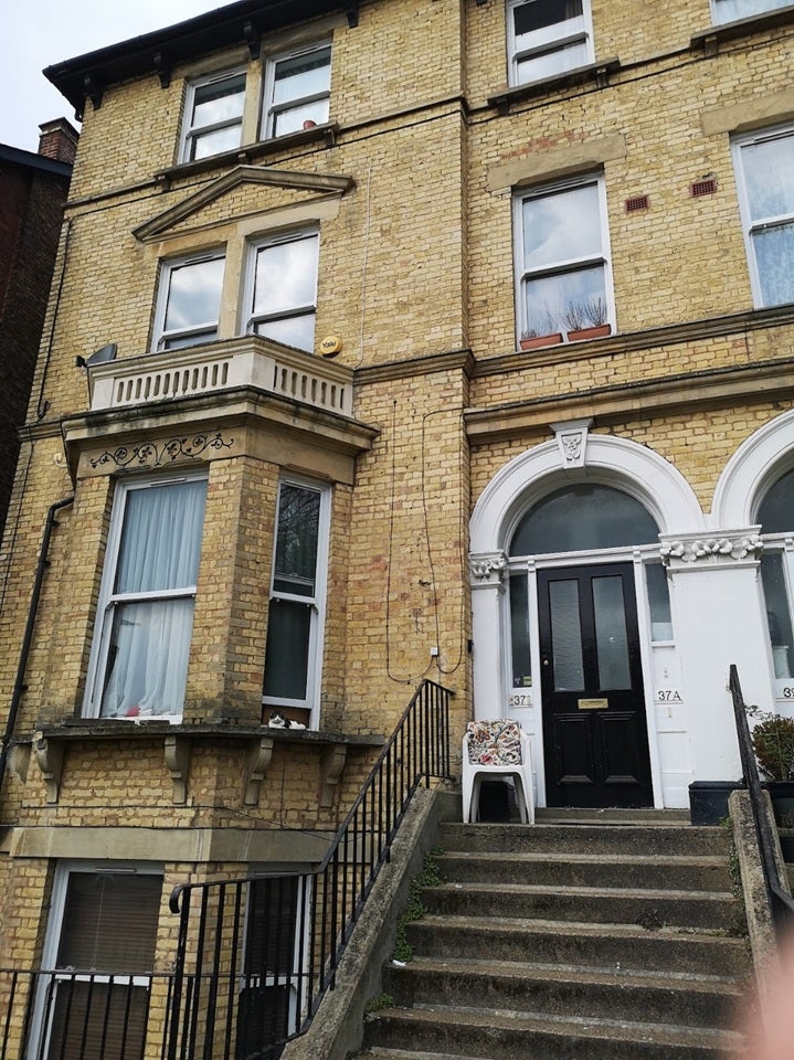 Flat Anerley Park in Greater London