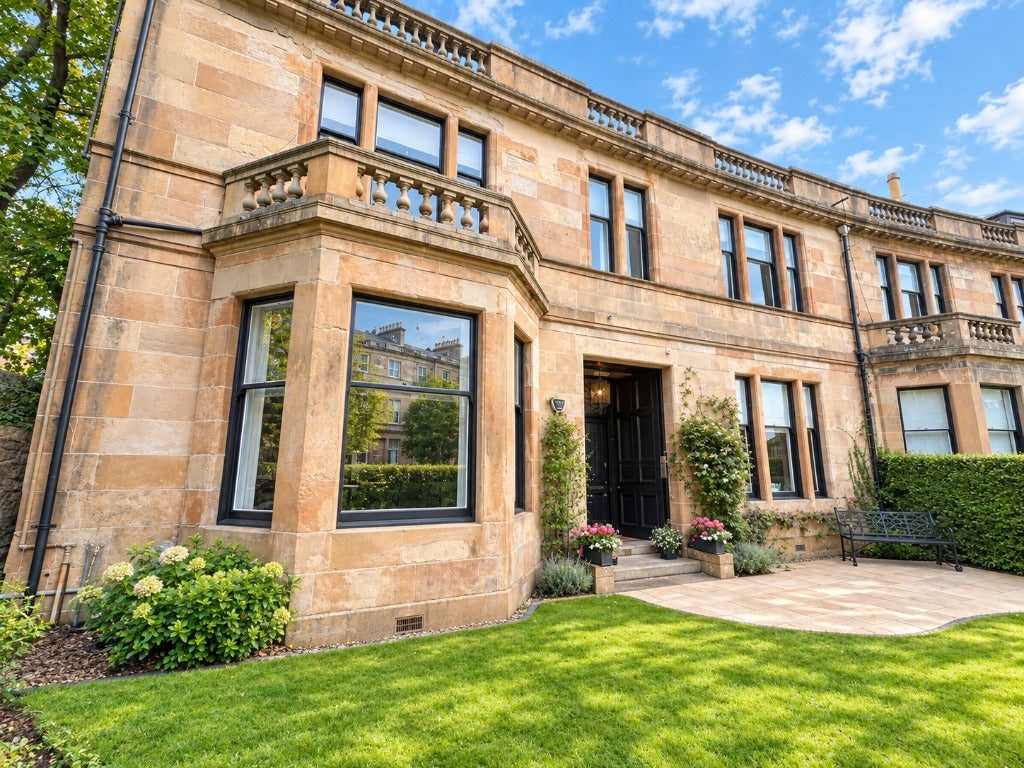 Flat Crown Road North in Glasgow